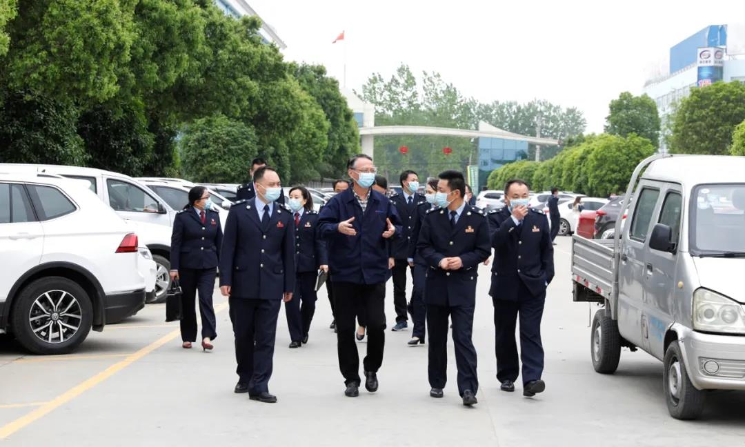 程力汽車集團負責人與隨州稅務局考察工業(yè)園