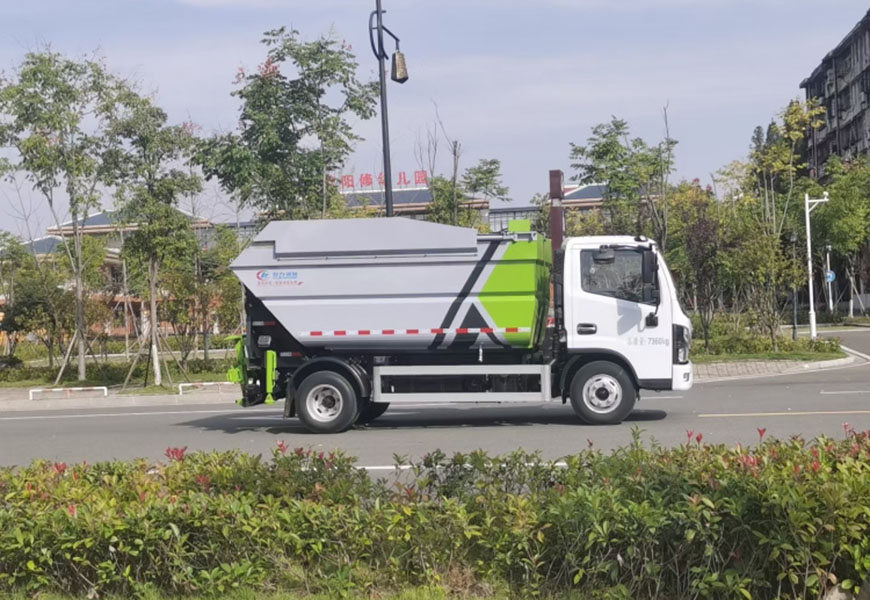 東風小多利卡后裝無泄漏垃圾車